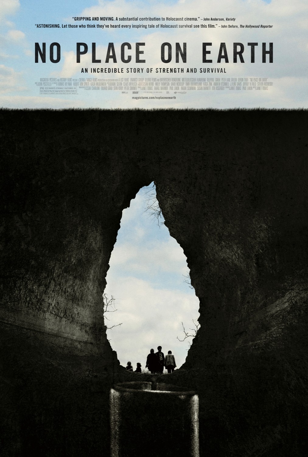 Extra Large Movie Poster Image for No Place on Earth 