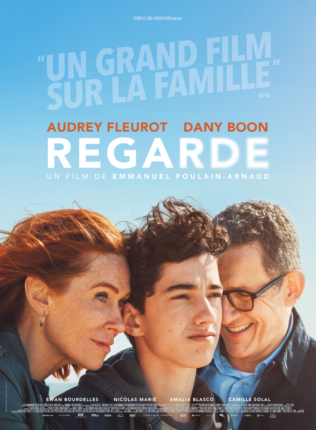 Extra Large Movie Poster Image for Regarde 