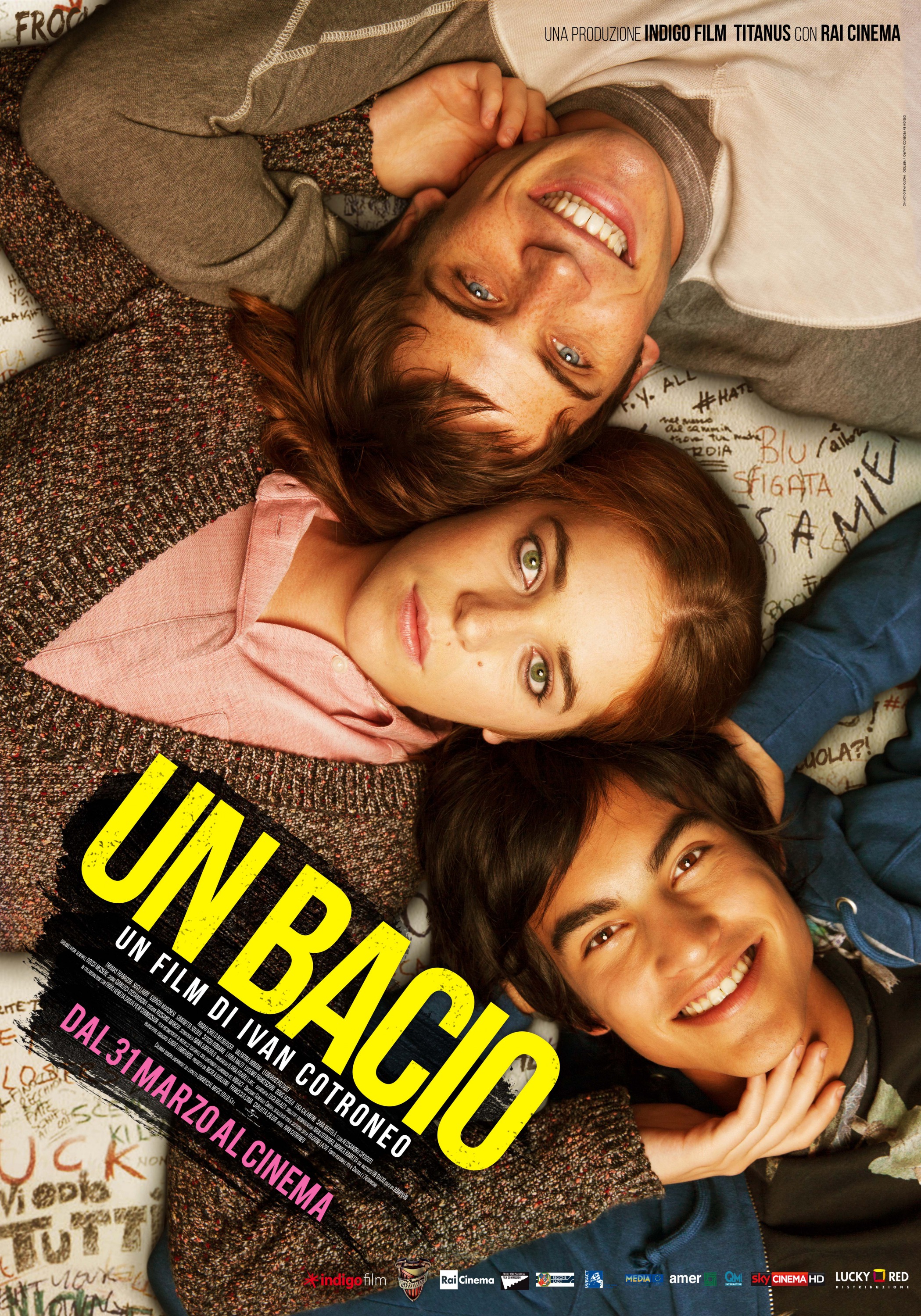 Mega Sized Movie Poster Image for Un Bacio 